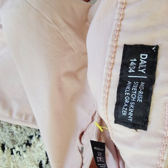 BUFFALO David Britton Ankle Grazer Pants - Picture 9 of 10